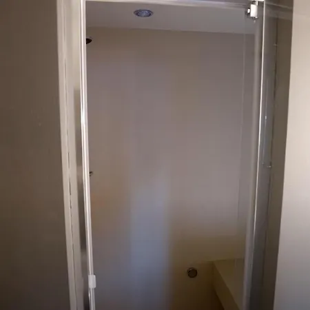 Katy Top Floor Apartment Solden